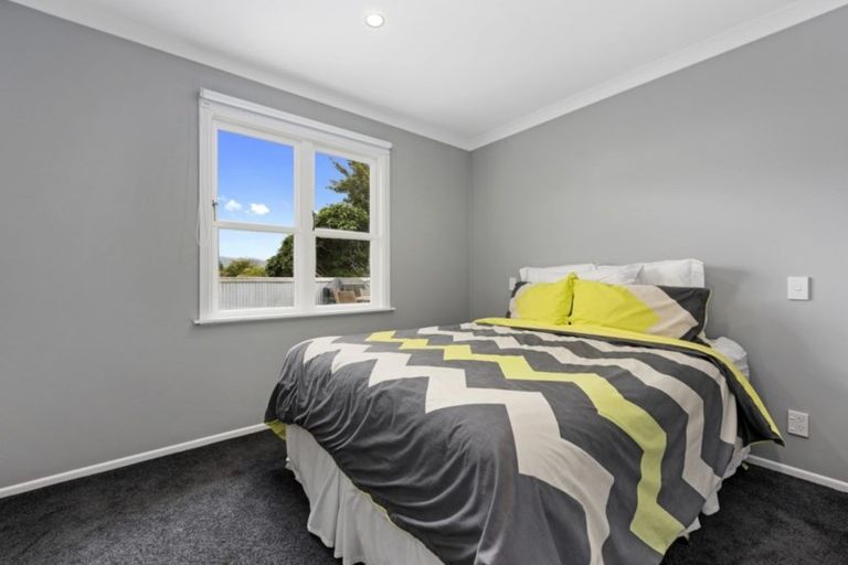 Photo of property in 42 Mountbatten Grove, Clouston Park, Upper Hutt, 5018