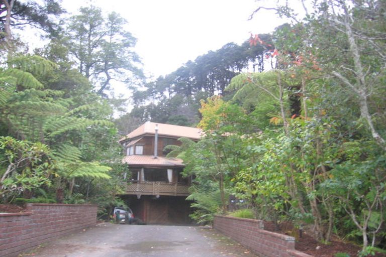 Photo of property in 3 Lady Bell Grove, Lowry Bay, Lower Hutt, 5013