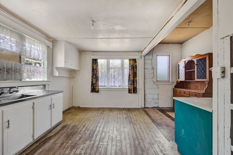 Photo of property in 33 Ngatai Street, Manaia, 4612