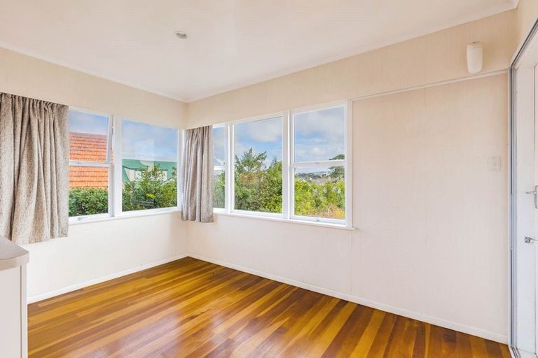 Photo of property in 474 East Coast Road, Windsor Park, Auckland, 0630