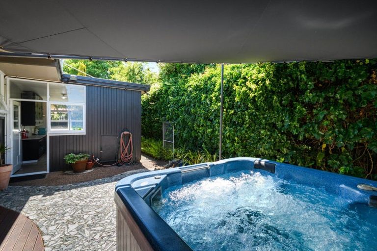 Photo of property in 564 Featherston Street, Roslyn, Palmerston North, 4414