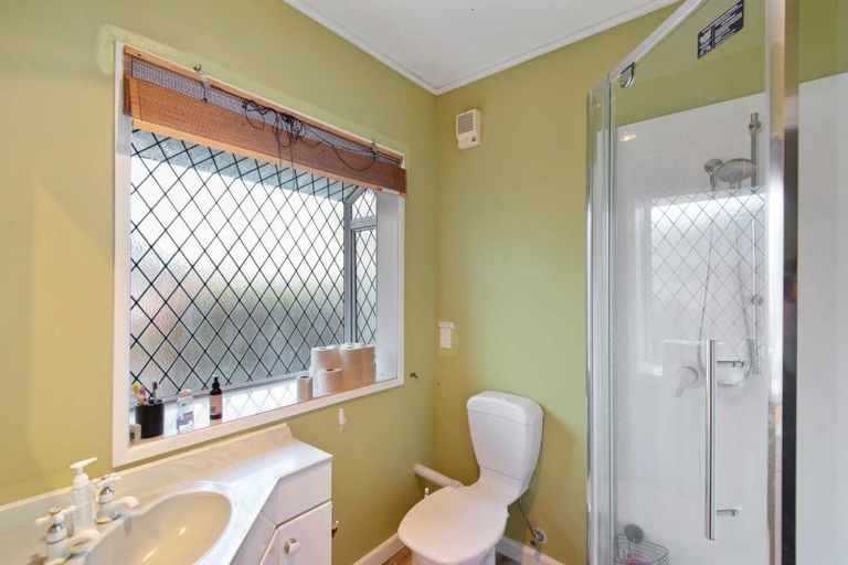 Photo of property in 167 Memorial Avenue, Burnside, Christchurch, 8053