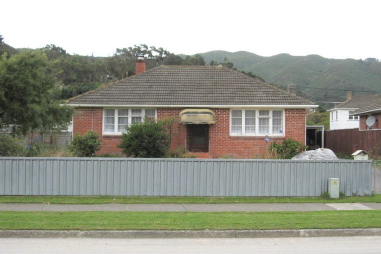 Photo of property in 74 Hewer Crescent, Naenae, Lower Hutt, 5011
