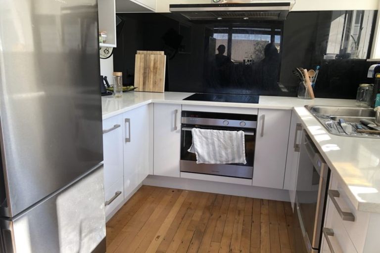 Photo of property in 3b Dallinghoe Crescent, Milford, Auckland, 0620