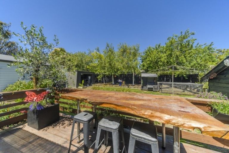 Photo of property in 320 Featherston Street, Palmerston North, 4410