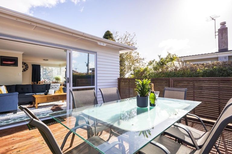 Photo of property in 136a Seaview Road, Westown, New Plymouth, 4310