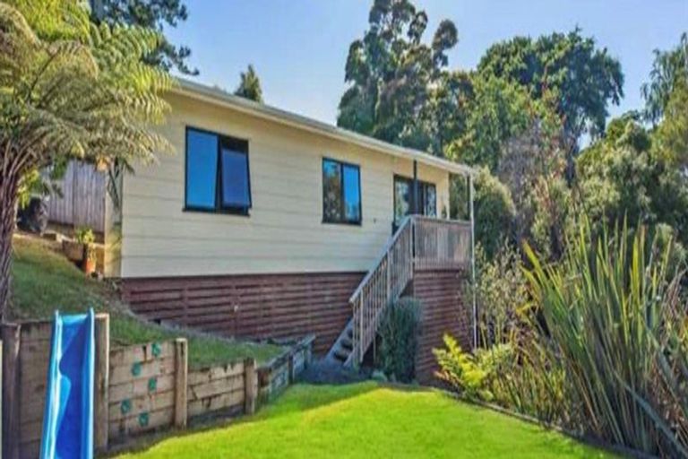 Photo of property in 1/6 Nielsen Place, Massey, Auckland, 0614