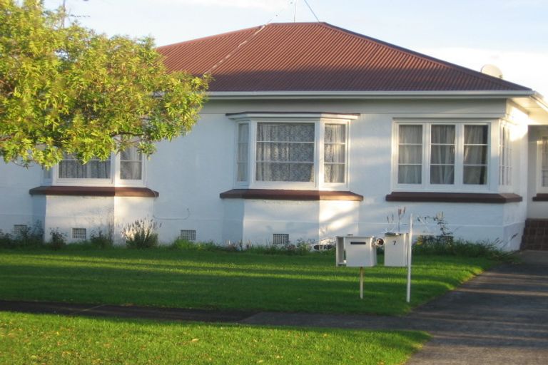 Photo of property in 2/7 Hamilton Road, Papatoetoe, Auckland, 2025