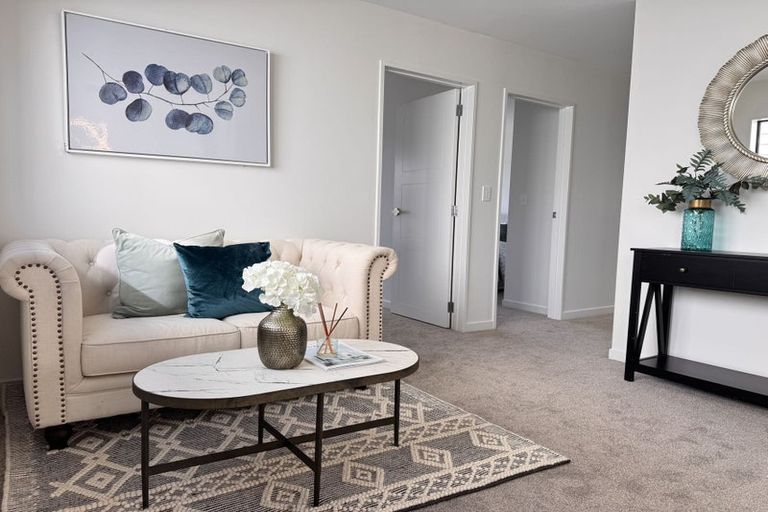 Photo of property in 21d Barron Drive, Green Bay, Auckland, 0604