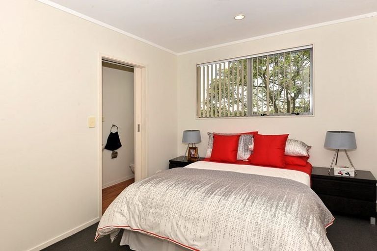 Photo of property in 325/26 Morningside Drive, Morningside, Auckland, 1025