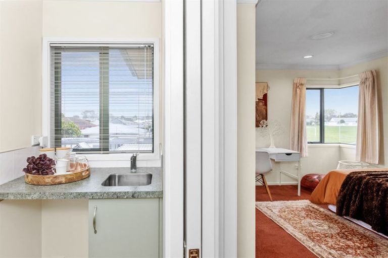 Photo of property in 248 Kennedy Road, Onekawa, Napier, 4110