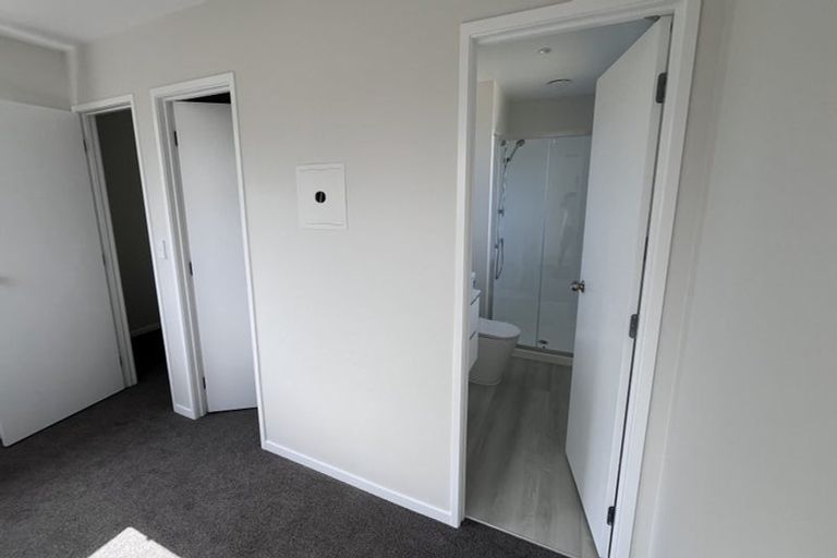 Photo of property in 15b Tiriwa Drive, Massey, Auckland, 0614