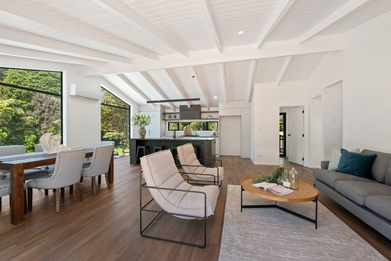 Photo of property in 11 Marina Grove, Frankleigh Park, New Plymouth, 4310