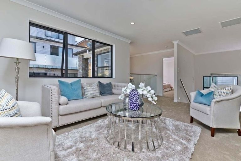 Photo of property in 30 Para Close, Fairview Heights, Auckland, 0632