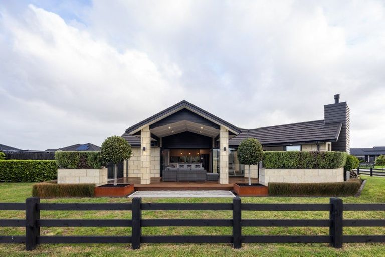 Photo of property in 34 Mike Smith Drive, Cambridge, 3434