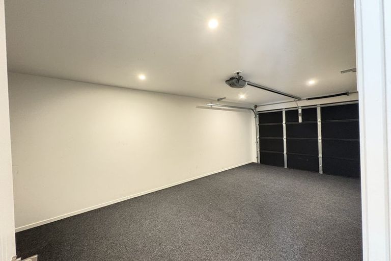 Photo of property in 64d Royal Road, Te Atatu South, Auckland, 0610