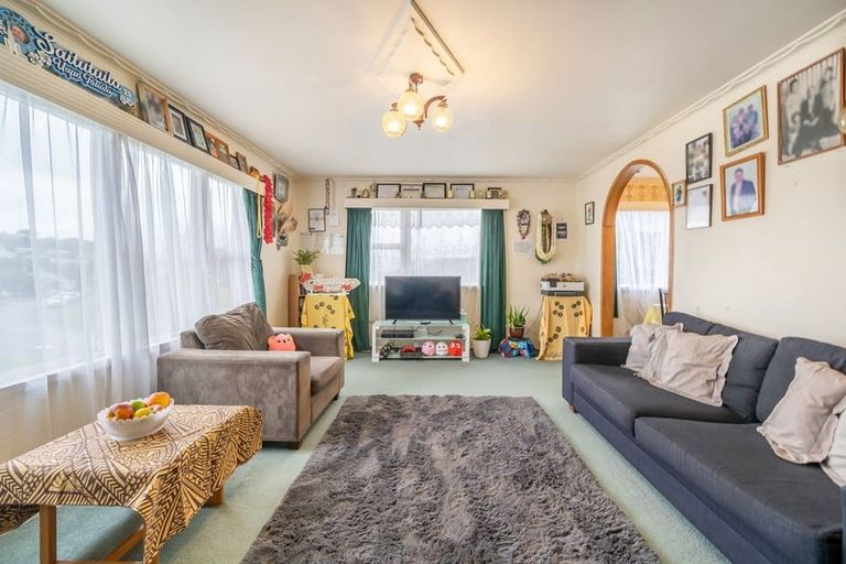 Photo of property in 39 Beaumaris Crescent, Ascot Park, Porirua, 5024