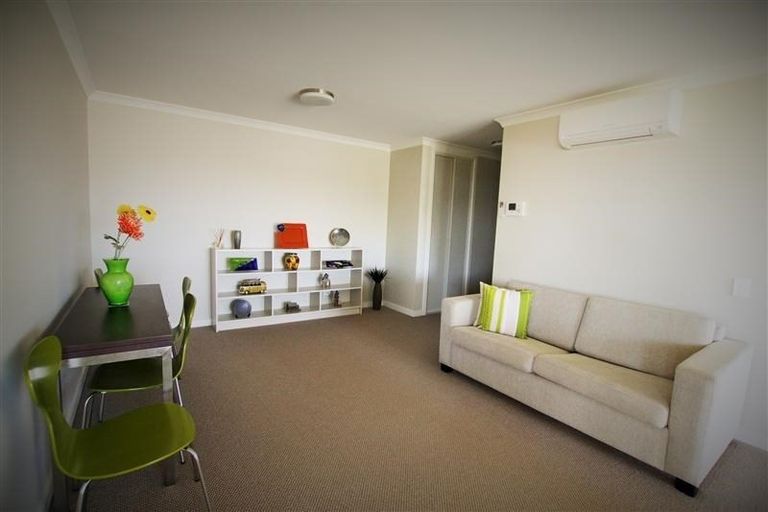 Photo of property in 102 Landmark Terrace, Orewa, 0931