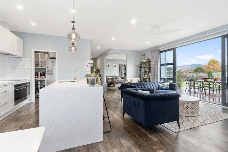 Photo of property in 7 Takahe Drive, Carterton, 5713