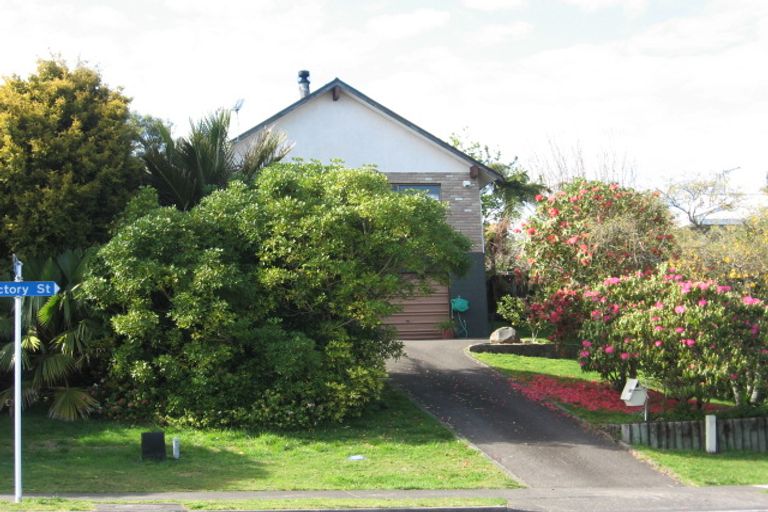 Photo of property in 117 Victory Street, Welcome Bay, Tauranga, 3112