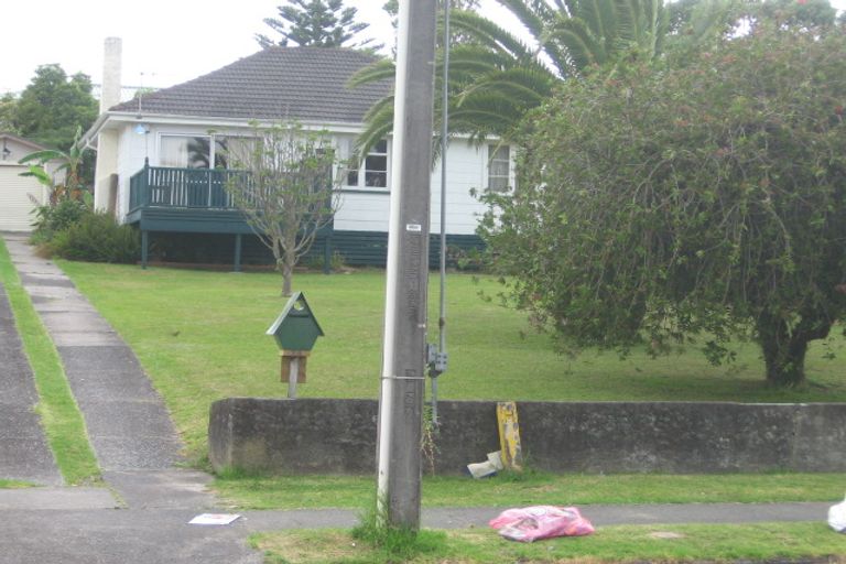 Photo of property in 37-39 College Road, Northcote, Auckland, 0627
