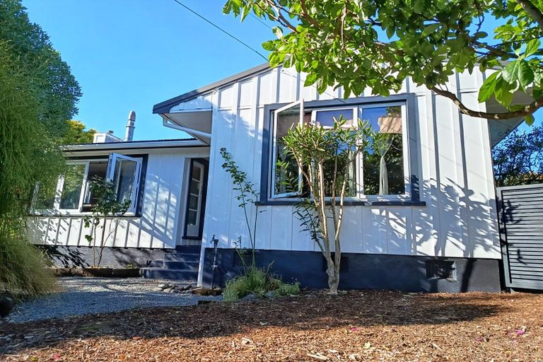 Photo of property in 84 Govett Avenue, Frankleigh Park, New Plymouth, 4310