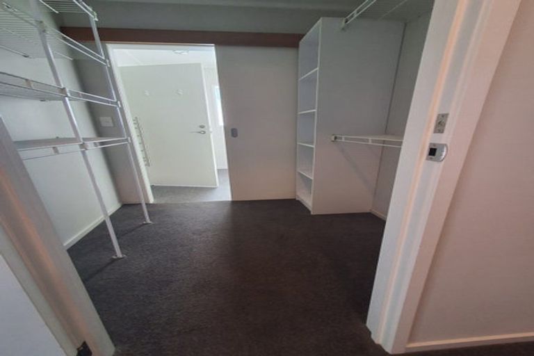 Photo of property in 42a Sunset Road, Unsworth Heights, Auckland, 0632