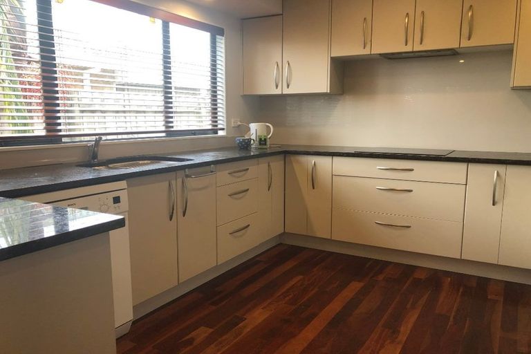 Photo of property in 48 Lakeside Drive, Orewa, 0931