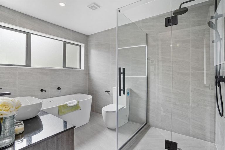 Photo of property in 42 Drumbuoy Drive, Flat Bush, Auckland, 2019