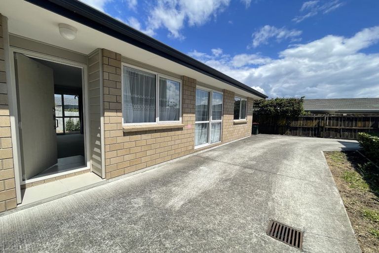 Photo of property in 72 Prince Regent Drive, Half Moon Bay, Auckland, 2012