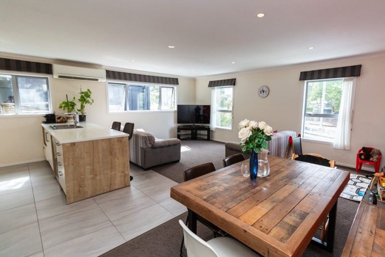 Photo of property in 43 Burma Road, Khandallah, Wellington, 6035