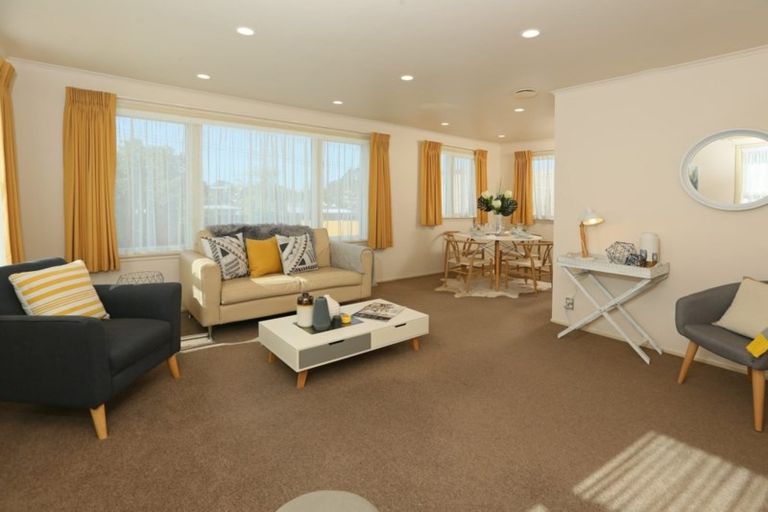 Photo of property in 212 Glengarry Road, Glen Eden, Auckland, 0602