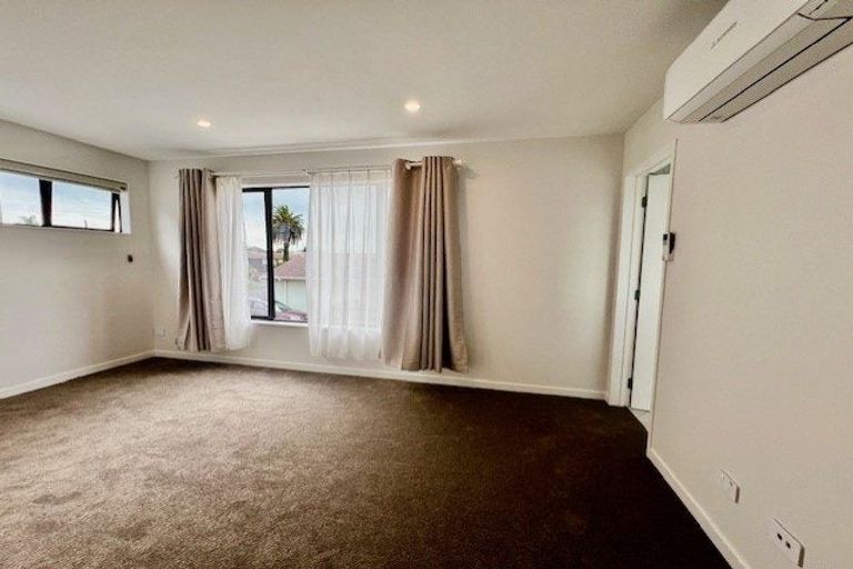 Photo of property in 56a Casuarina Road, Half Moon Bay, Auckland, 2012