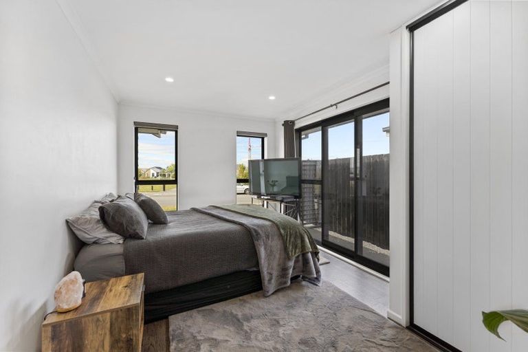 Photo of property in 18 Grey Way, Russley, Christchurch, 8042