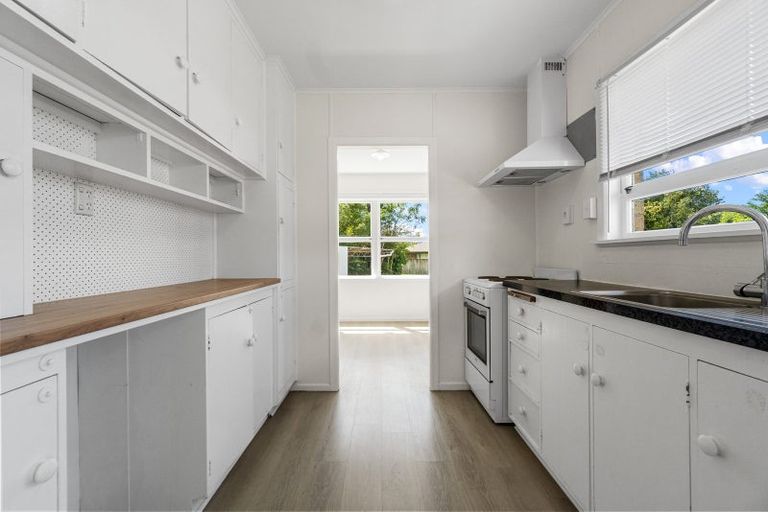 Photo of property in 18 Brocas Avenue, Hillcrest, Hamilton, 3216