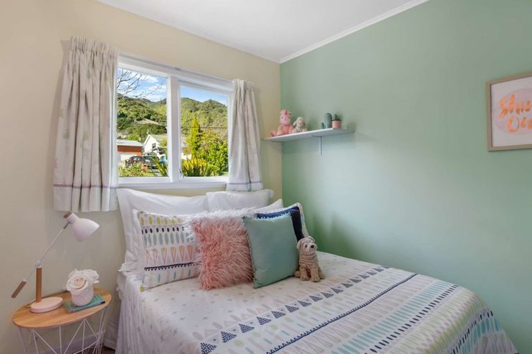 Photo of property in 92 Winara Avenue, Waikanae, 5036