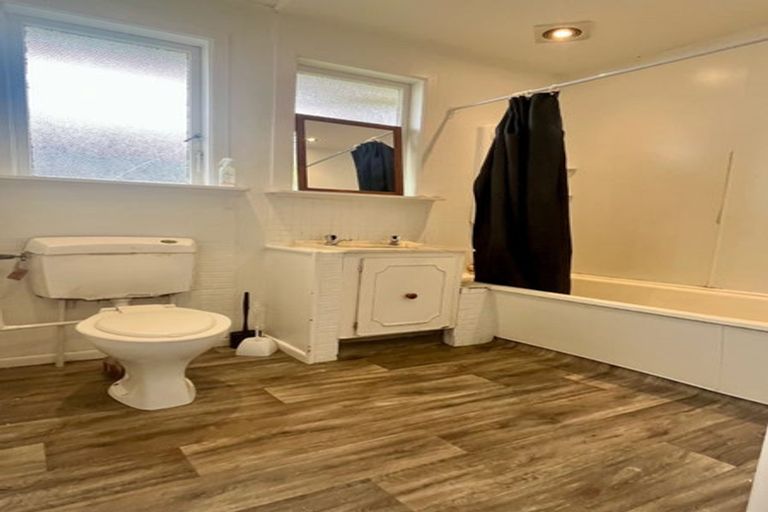 Photo of property in 28 Charles Road, Hannahs Bay, Rotorua, 3010