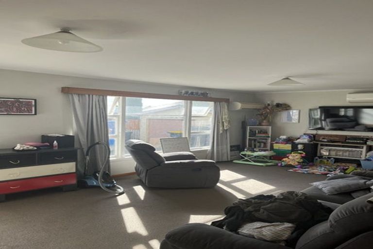 Photo of property in 8 Colesbury Street, Bishopdale, Christchurch, 8053