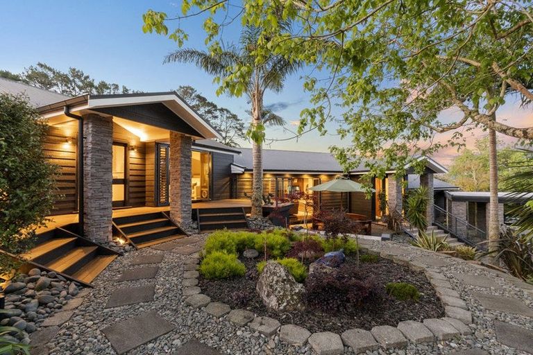 Photo of property in 97 Shaw Road, Oratia, Auckland, 0604