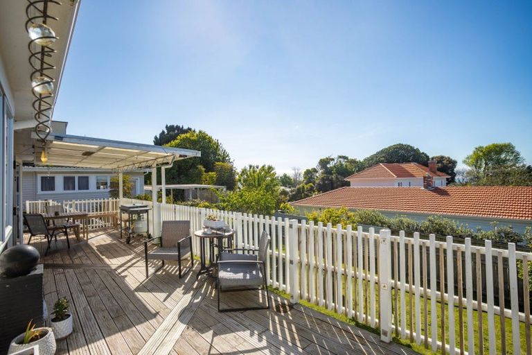 Photo of property in 8 Lismore Street, Strandon, New Plymouth, 4312