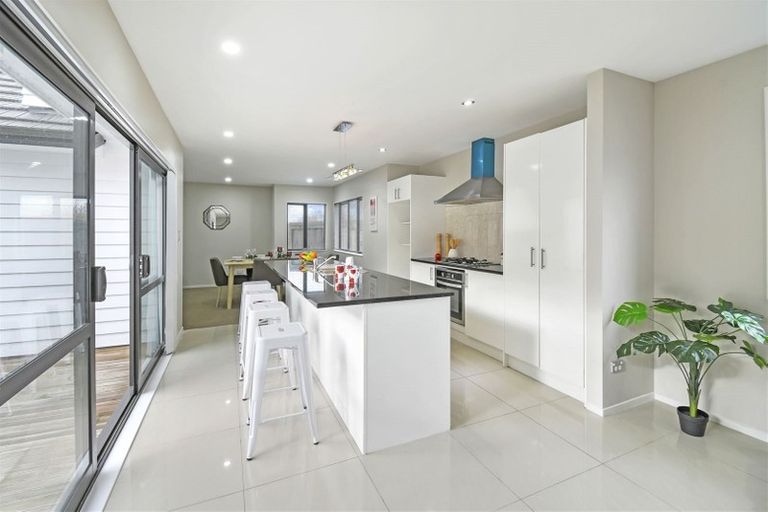 Photo of property in 53 Tarapiroe Avenue, Takanini, 2112