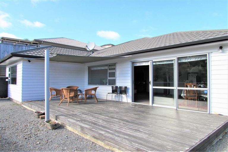 Photo of property in 15 Speldhurst Grove, Stokes Valley, Lower Hutt, 5019