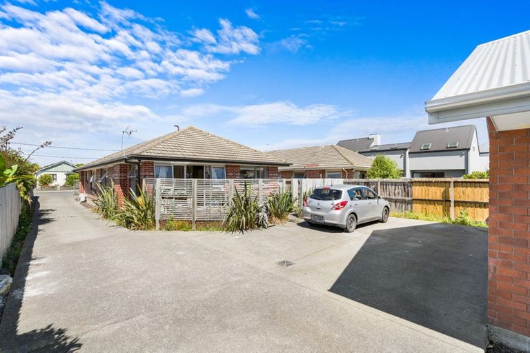Photo of property in 2/27 Hills Road, Edgeware, Christchurch, 8013