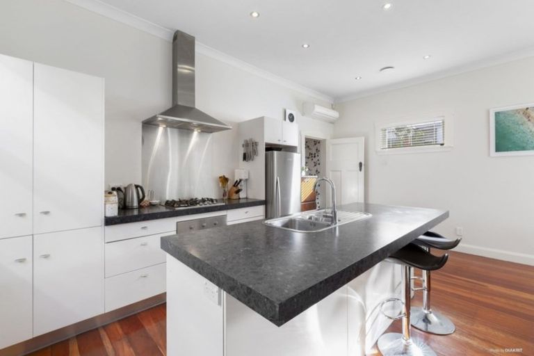 Photo of property in 99a Freyberg Street, Lyall Bay, Wellington, 6022