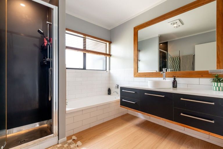 Photo of property in 16 Taksan Place, Pukete, Hamilton, 3200