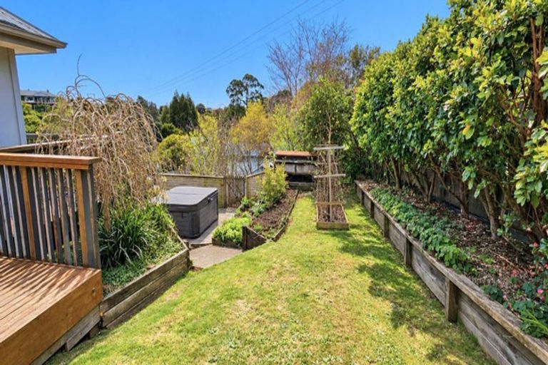 Photo of property in 9a Larsen Place, Merrilands, New Plymouth, 4312