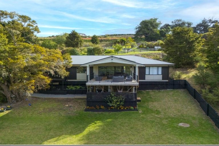 Photo of property in 6 Catherin Servant Close, Maunu, Whangarei, 0110