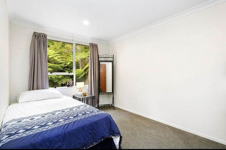Photo of property in 2/15a Glen Road, Stokes Valley, Lower Hutt, 5019