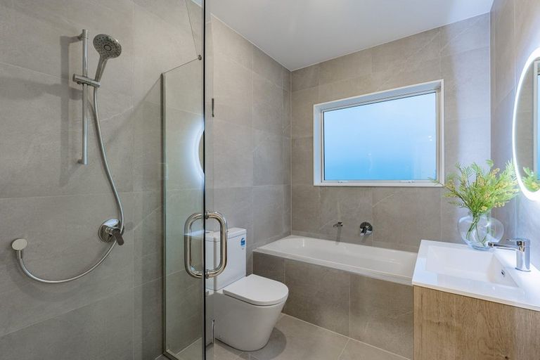 Photo of property in 17 Konoba Avenue, Kumeu, 0810