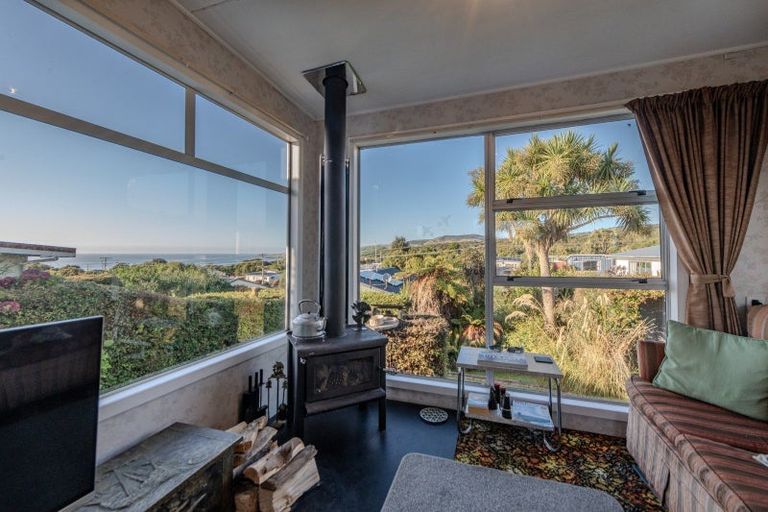 Photo of property in 8 Matai Street, Kaka Point, 9271